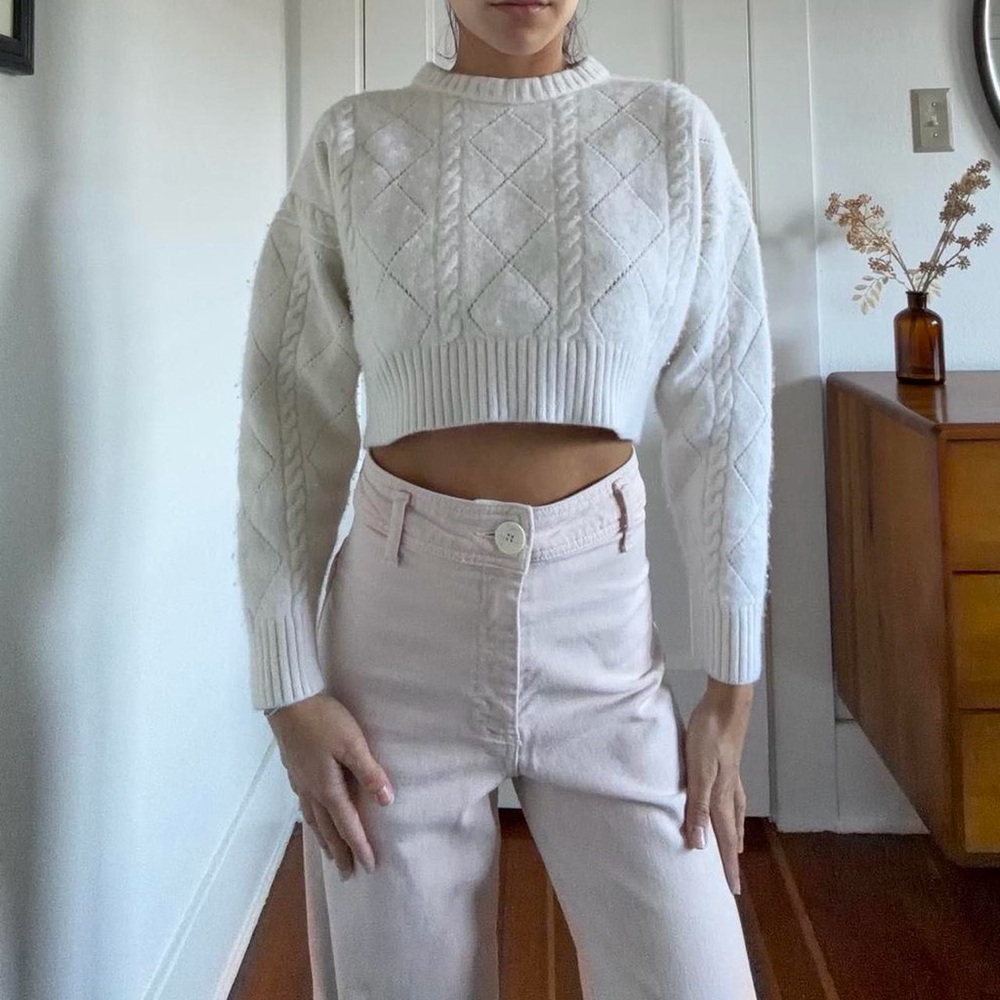 Aritzia Sunday Best Cropped Sweater